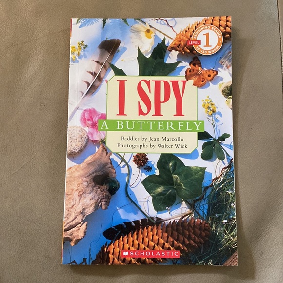 3 I SPY BOOKS, AN APPLE, A BUTTERFLY, A PENGUIN FOR 3-7 yrs old - Picture 3 of 4